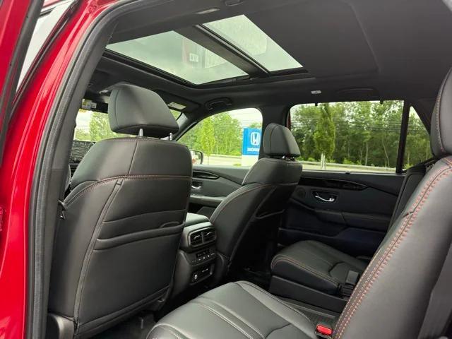 new 2025 Honda Pilot car, priced at $49,555