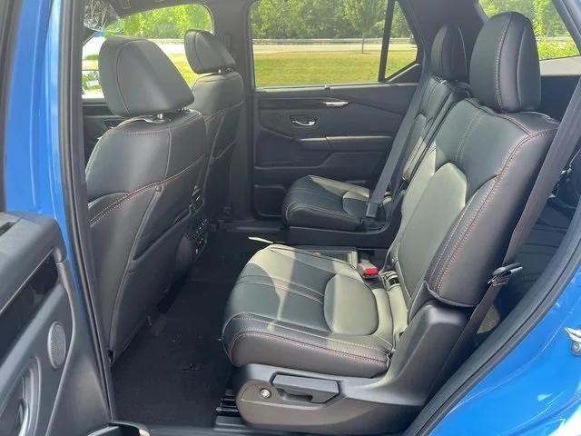 new 2025 Honda Pilot car, priced at $48,955