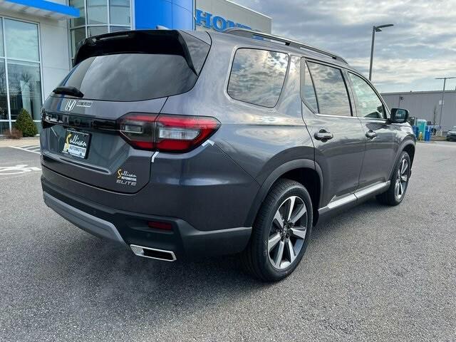 new 2025 Honda Pilot car, priced at $53,510