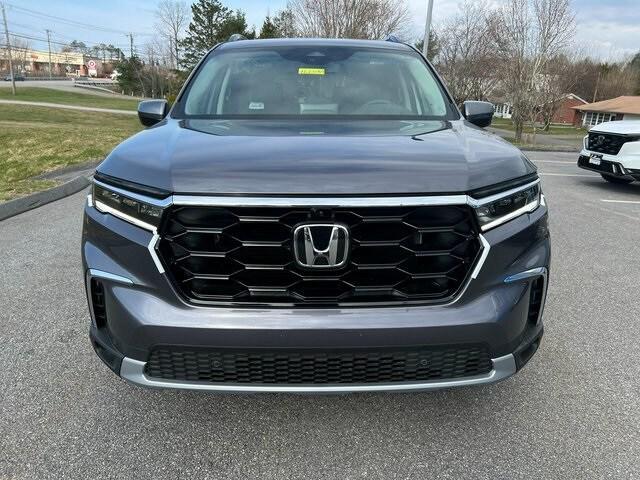 new 2025 Honda Pilot car, priced at $53,510