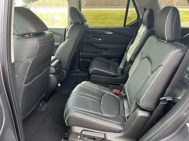 new 2025 Honda Pilot car, priced at $53,510