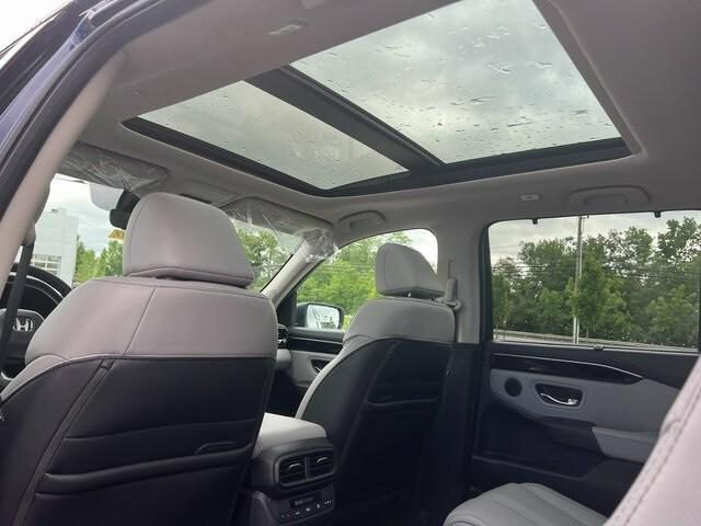 new 2025 Honda Pilot car, priced at $48,745