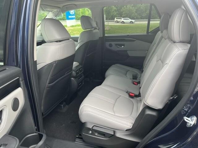 new 2025 Honda Pilot car, priced at $48,745