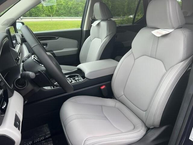 new 2025 Honda Pilot car, priced at $48,745