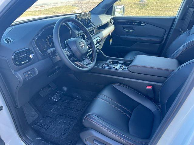 new 2025 Honda Pilot car, priced at $48,850