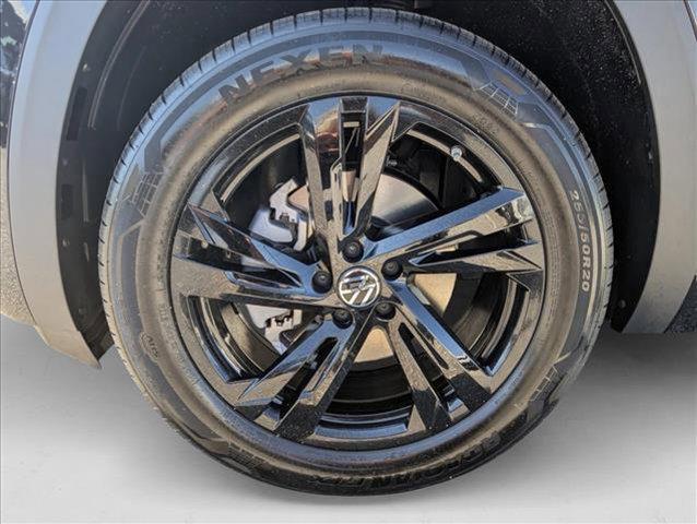 new 2026 Volkswagen Atlas Cross Sport car, priced at $53,233