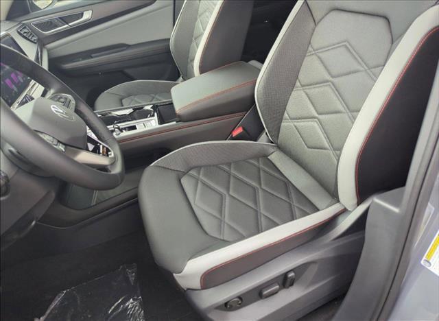 new 2025 Volkswagen Atlas car, priced at $42,098