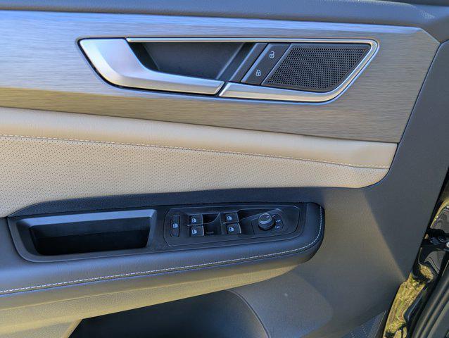 new 2026 Volkswagen Atlas Cross Sport car, priced at $40,781