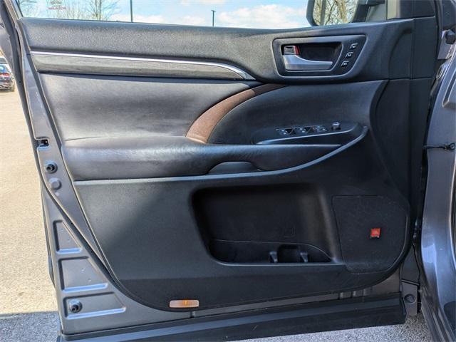 used 2018 Toyota Highlander car, priced at $17,999