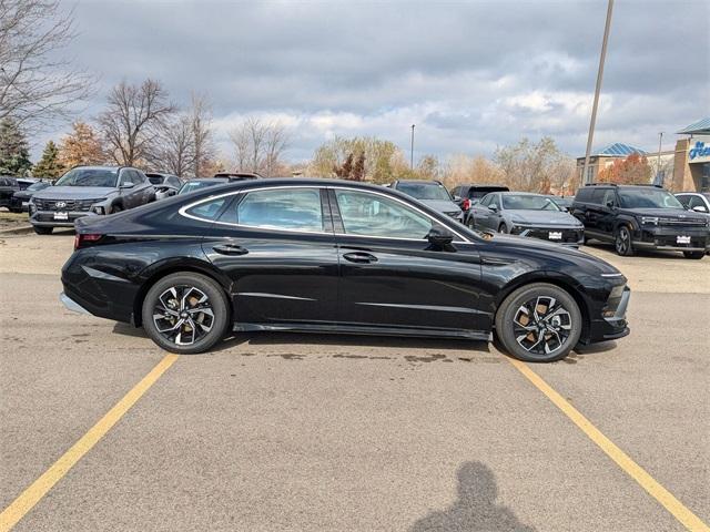 new 2025 Hyundai Sonata car, priced at $30,016