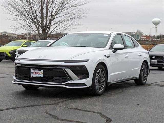 new 2025 Hyundai Sonata Hybrid car, priced at $32,632