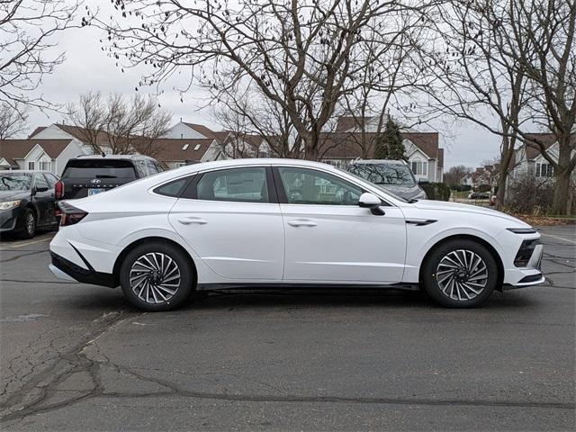 new 2025 Hyundai Sonata Hybrid car, priced at $32,632