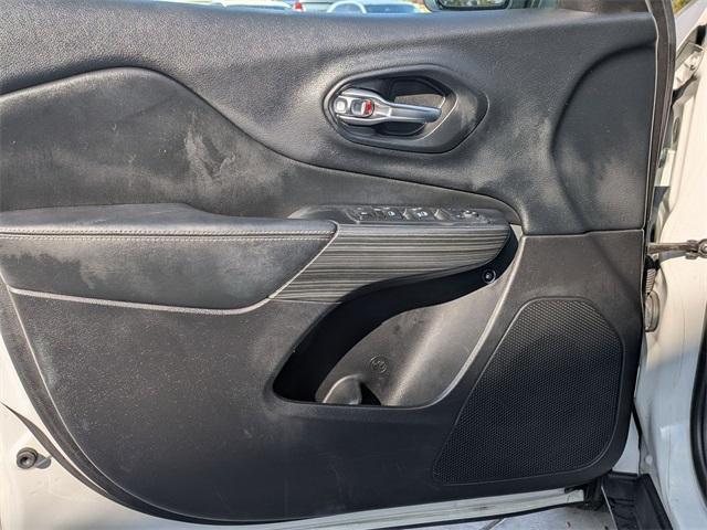 used 2016 Jeep Cherokee car, priced at $10,999