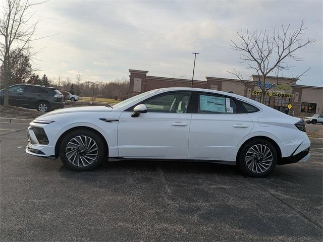 new 2025 Hyundai Sonata Hybrid car, priced at $39,085