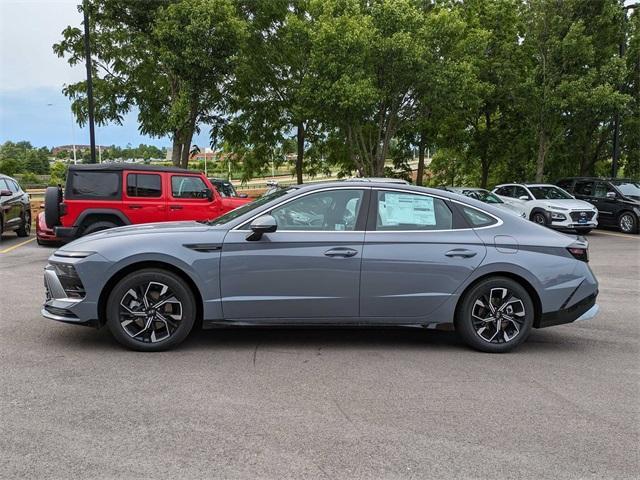 new 2024 Hyundai Sonata car, priced at $28,298