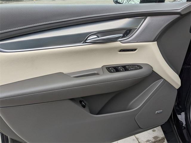 used 2022 Cadillac XT5 car, priced at $32,333