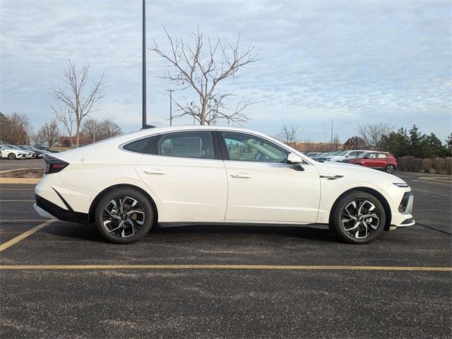 new 2025 Hyundai Sonata car, priced at $29,004