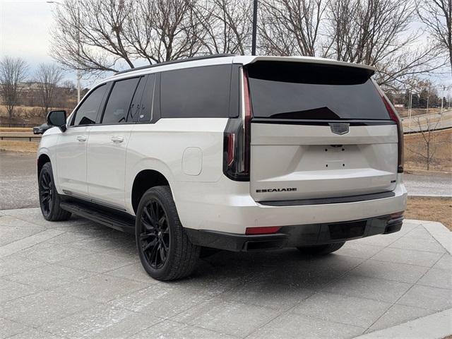 used 2022 Cadillac Escalade ESV car, priced at $71,899