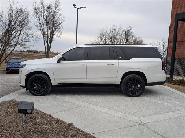 used 2022 Cadillac Escalade ESV car, priced at $71,899