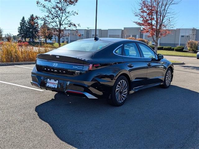 new 2024 Hyundai Sonata Hybrid car, priced at $33,020