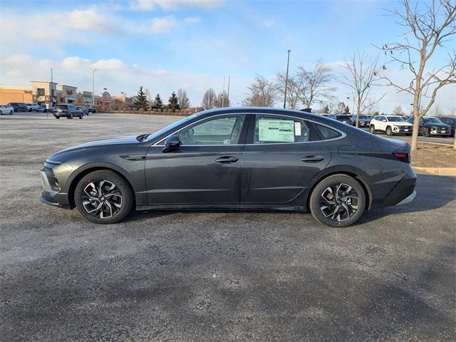 new 2025 Hyundai Sonata car, priced at $28,018