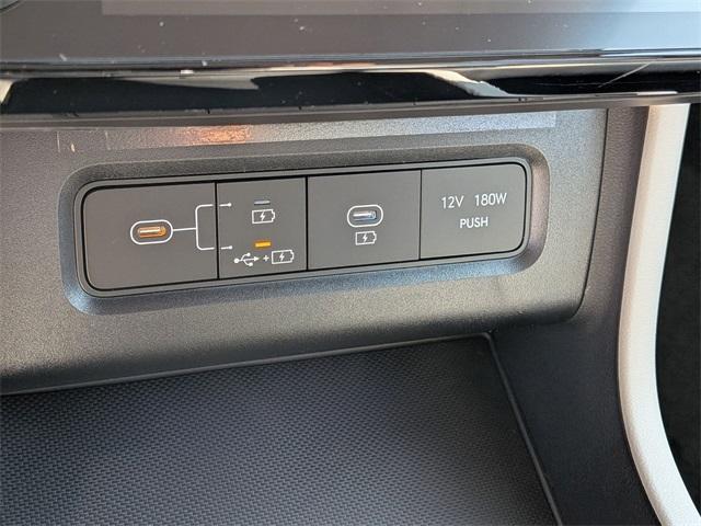 new 2025 Hyundai TUCSON Hybrid car, priced at $33,135