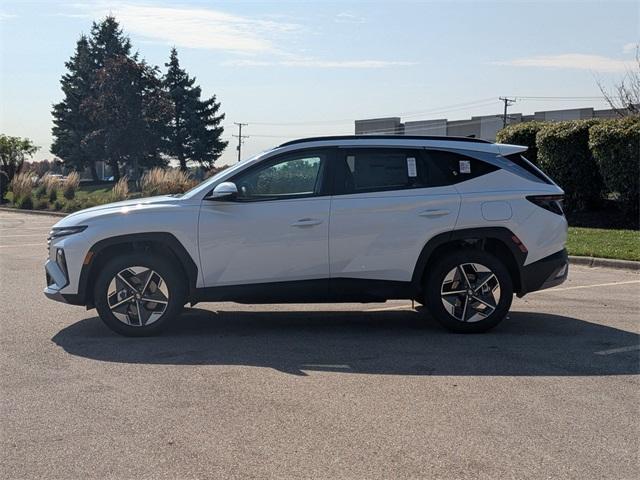 new 2025 Hyundai TUCSON Hybrid car, priced at $33,135