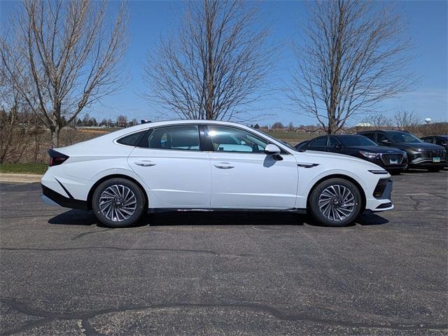 new 2025 Hyundai Sonata Hybrid car, priced at $38,369