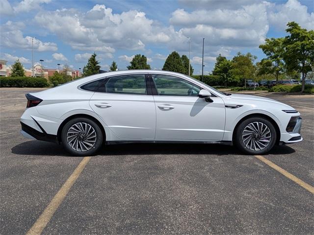 new 2025 Hyundai Sonata Hybrid car, priced at $37,813