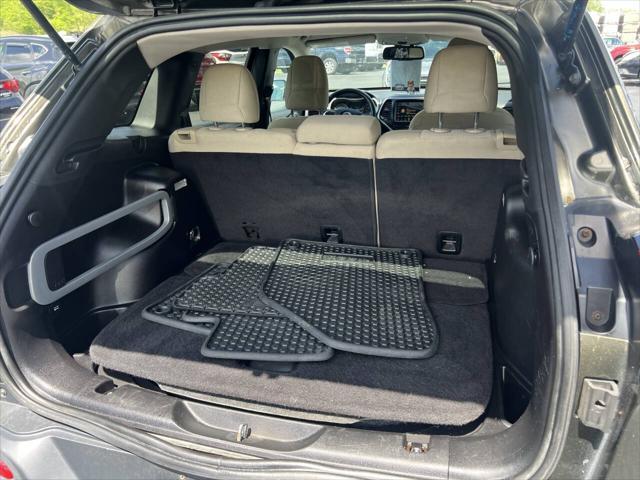 used 2016 Jeep Cherokee car, priced at $6,999