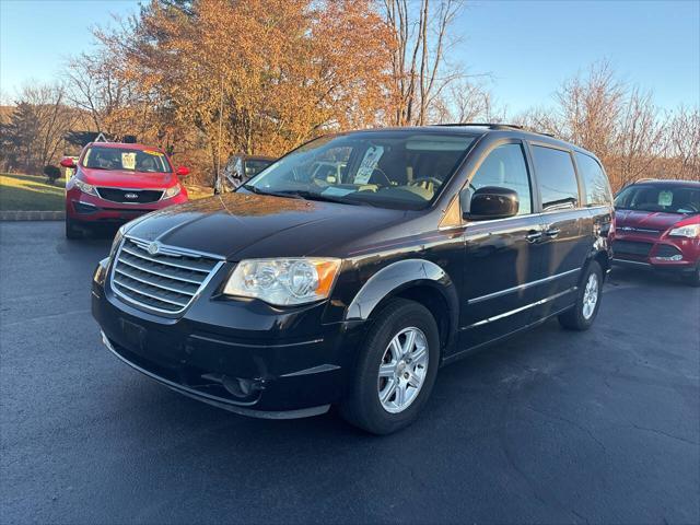 used 2009 Chrysler Town & Country car