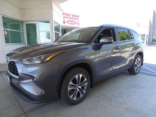 used 2024 Toyota Highlander car, priced at $47,999