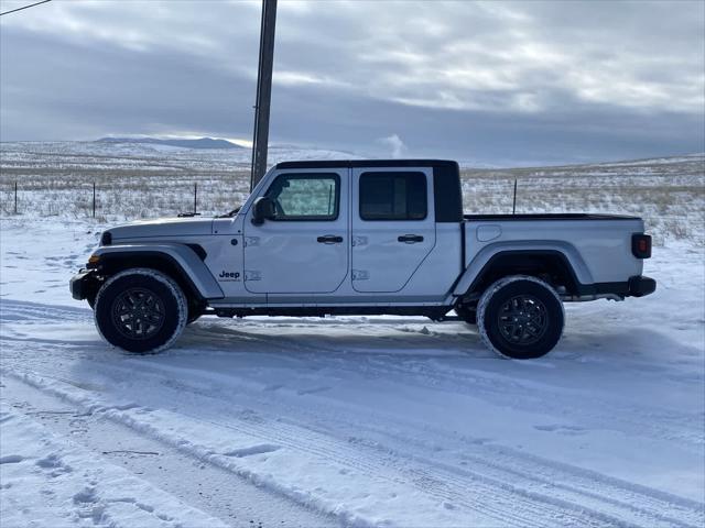 new 2024 Jeep Gladiator car, priced at $39,413