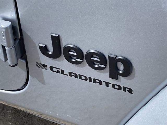 new 2024 Jeep Gladiator car, priced at $48,440