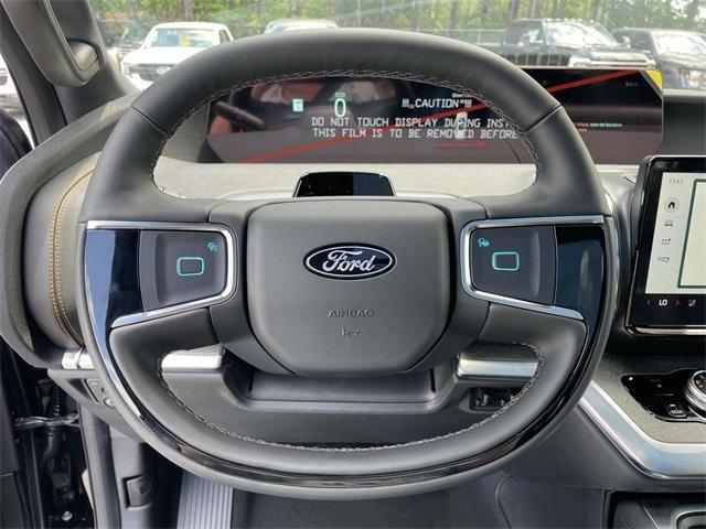 new 2025 Ford Expedition car, priced at $83,025