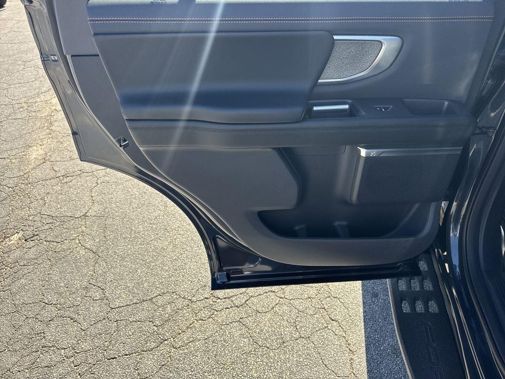 new 2025 Ford Expedition car, priced at $81,678
