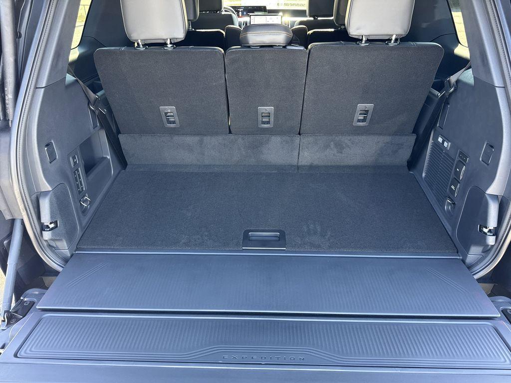 new 2025 Ford Expedition car, priced at $81,678