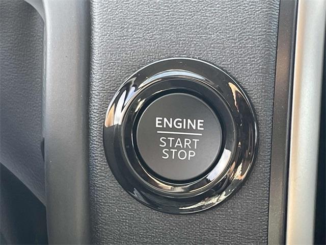 new 2025 Ford Expedition car, priced at $68,210
