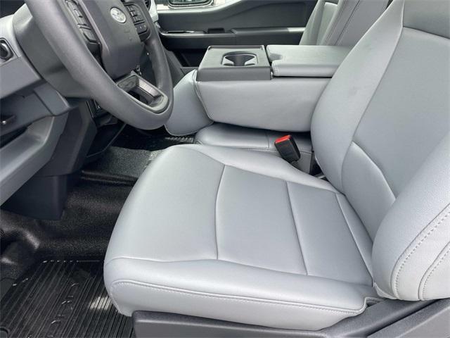 new 2025 Ford F-250 car, priced at $53,220