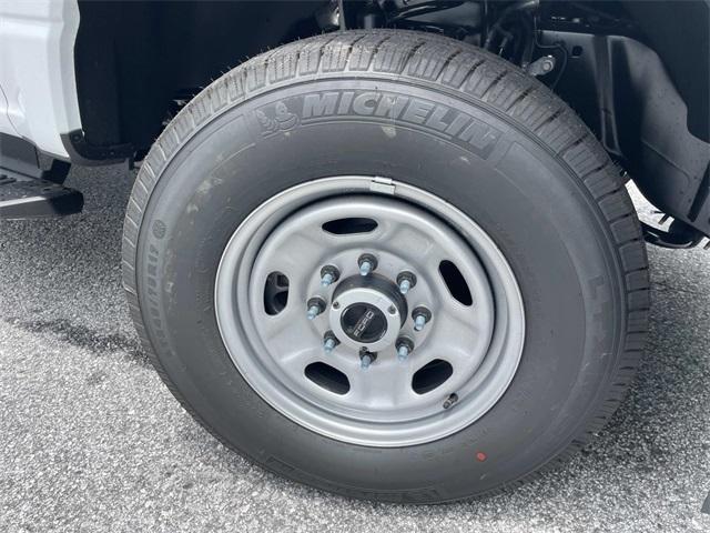 new 2025 Ford F-250 car, priced at $53,220