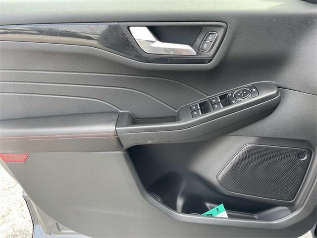 new 2025 Ford Escape car, priced at $25,995