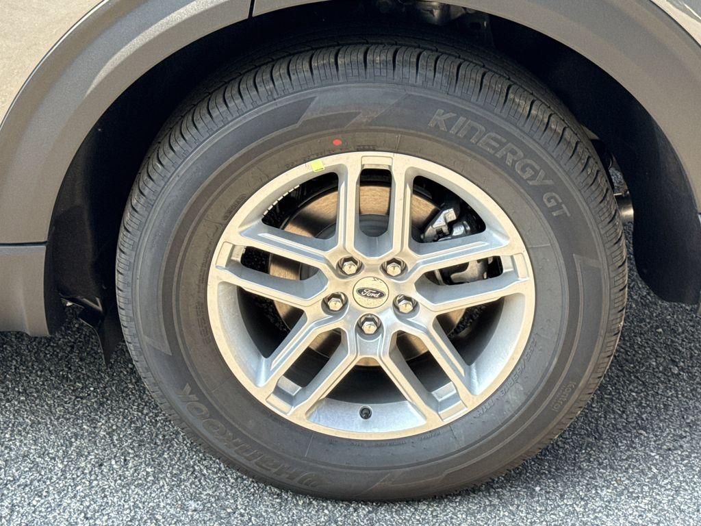 new 2025 Ford Explorer car, priced at $37,215