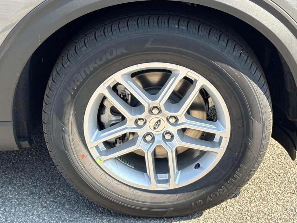 new 2025 Ford Explorer car, priced at $37,215