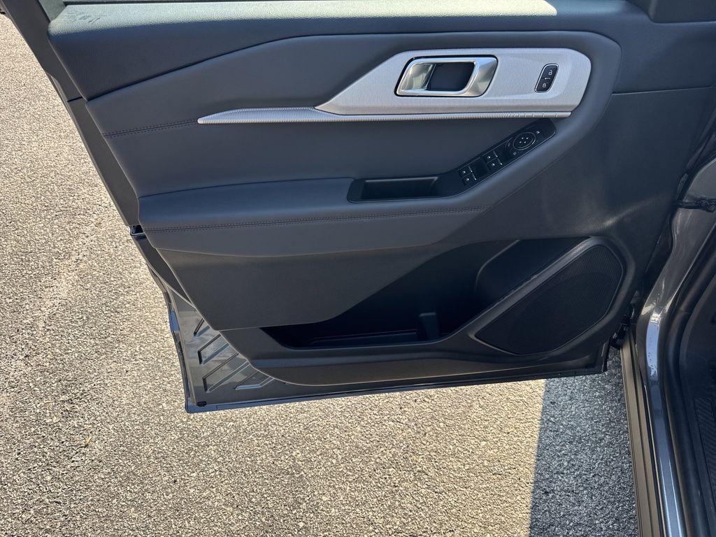 new 2025 Ford Explorer car, priced at $37,215