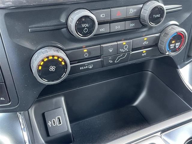 new 2025 Ford F-150 car, priced at $41,900
