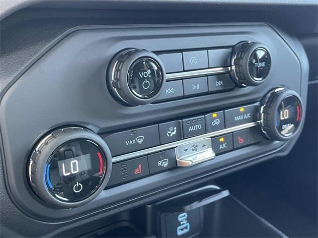 new 2025 Ford Bronco car, priced at $43,760