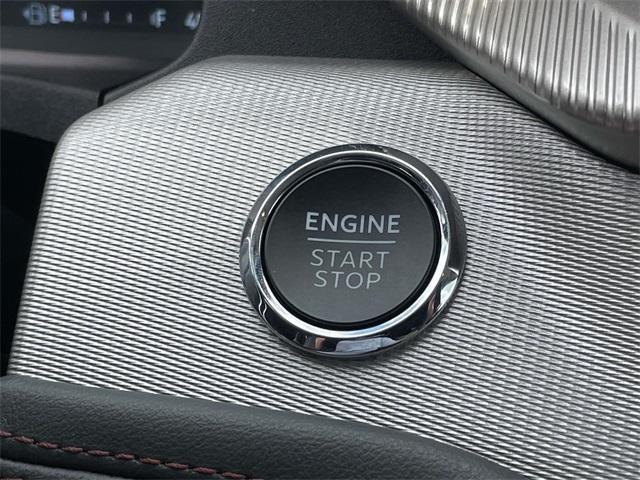 new 2025 Ford Explorer car, priced at $40,371