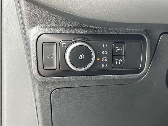 new 2025 Ford Explorer car, priced at $40,371