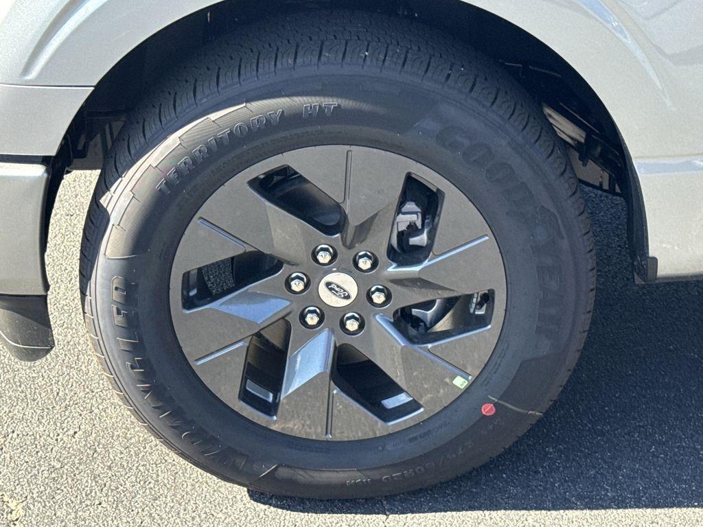 new 2025 Ford F-150 car, priced at $39,885