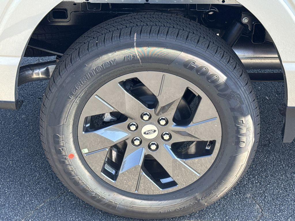 new 2025 Ford F-150 car, priced at $39,885